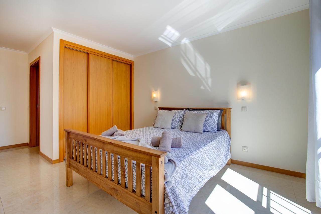 Two Bedroom Apartment With Rooftop Pool In Alvor Extérieur photo