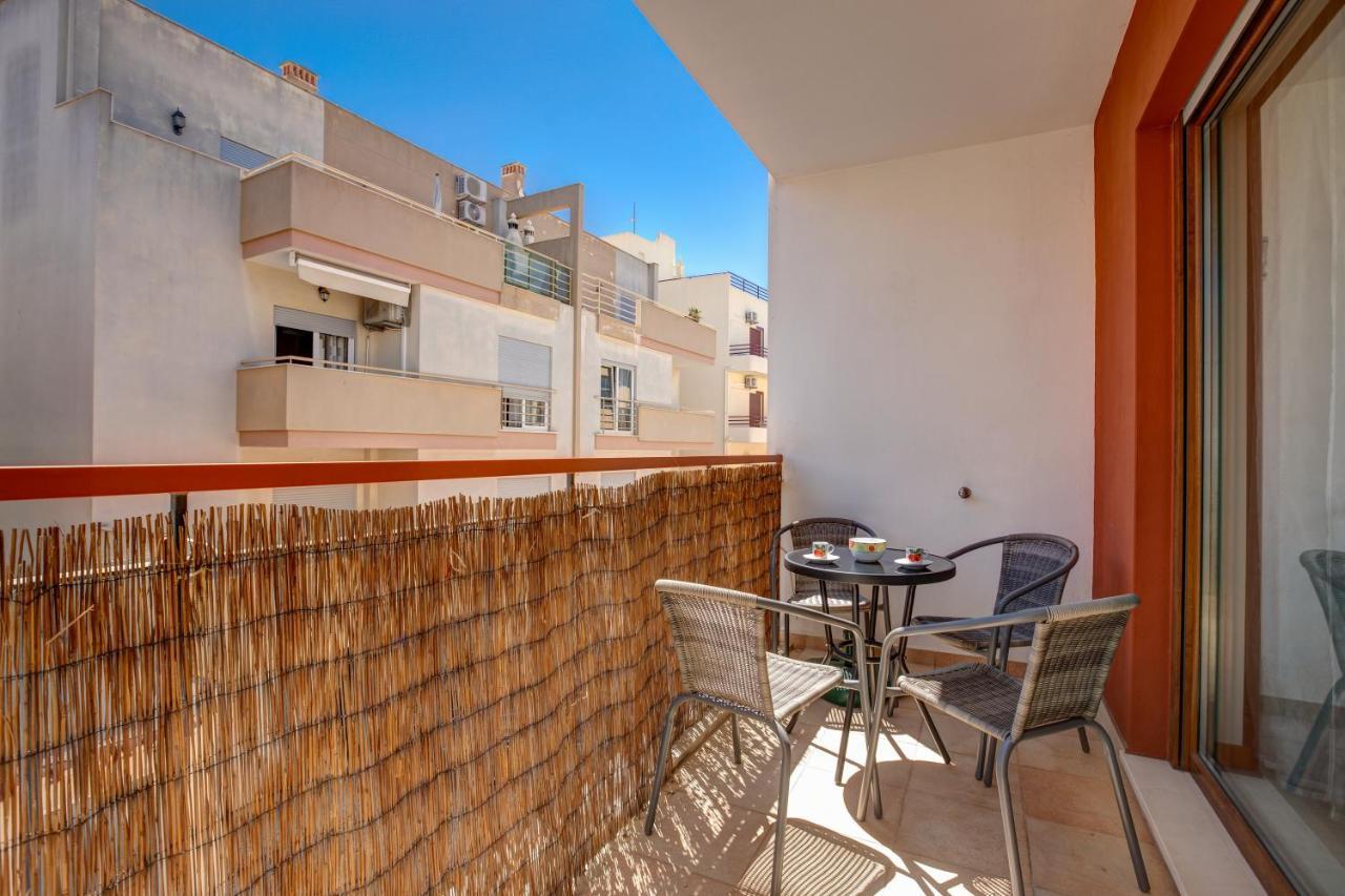 Two Bedroom Apartment With Rooftop Pool In Alvor Extérieur photo