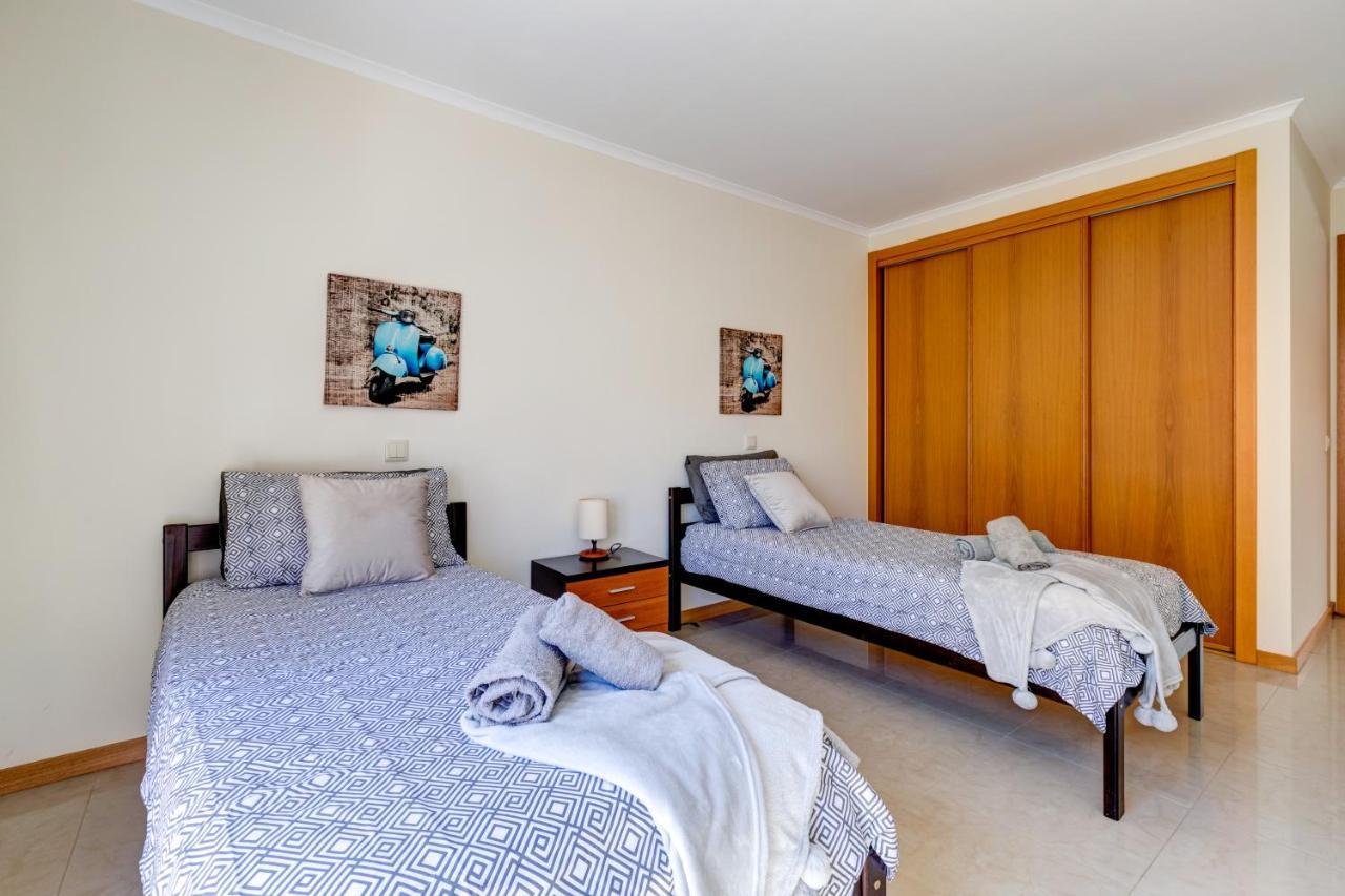Two Bedroom Apartment With Rooftop Pool In Alvor Extérieur photo