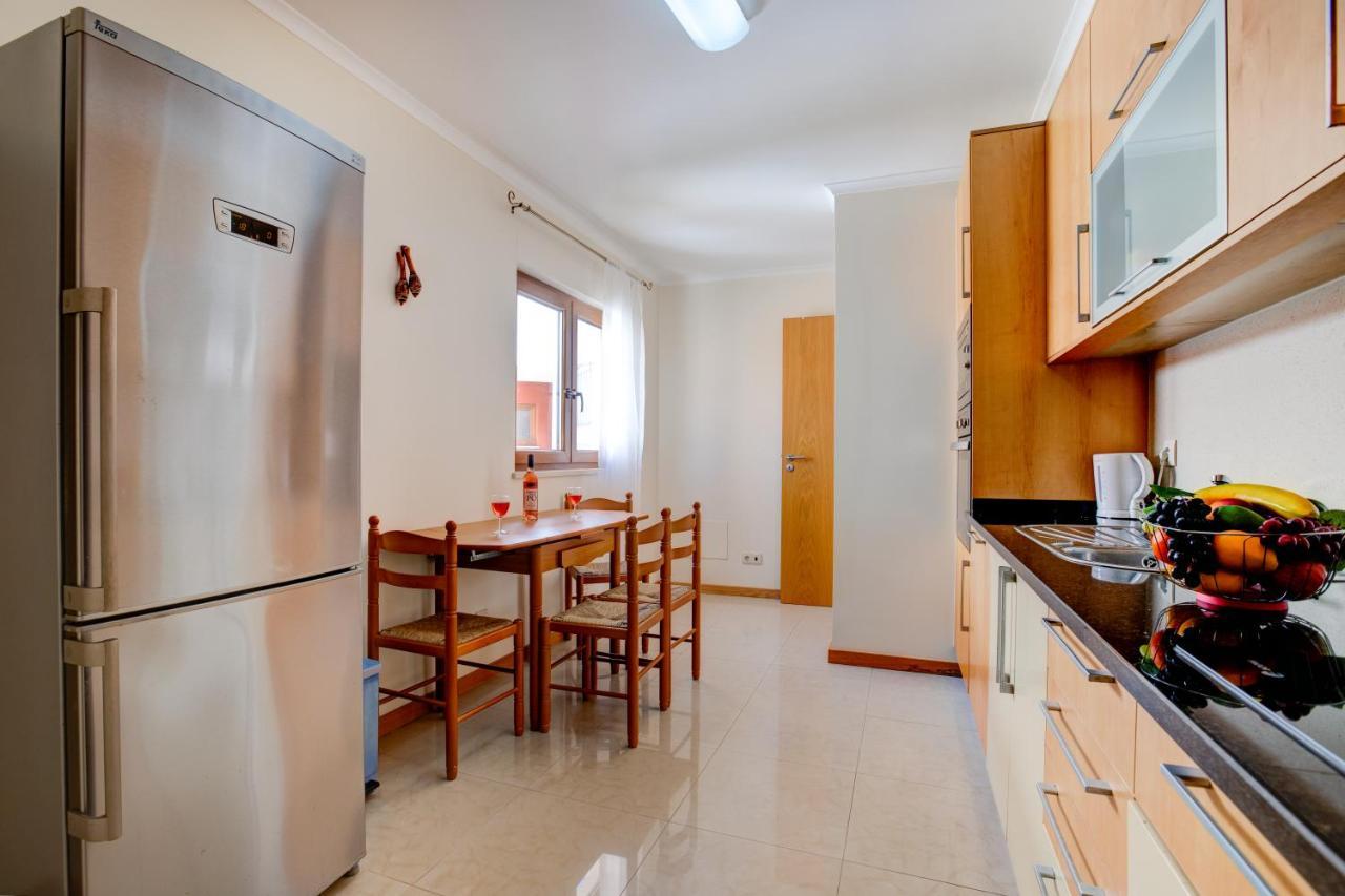 Two Bedroom Apartment With Rooftop Pool In Alvor Extérieur photo